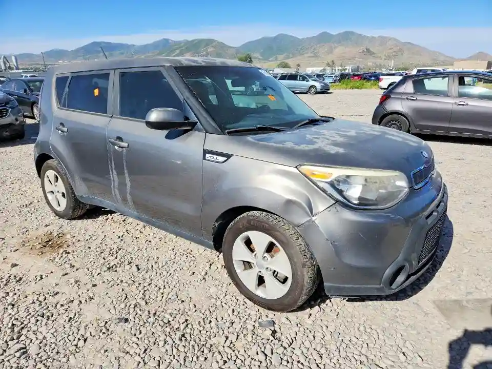 KNDJN2A25G7326167 2016 KIA SOUL-3