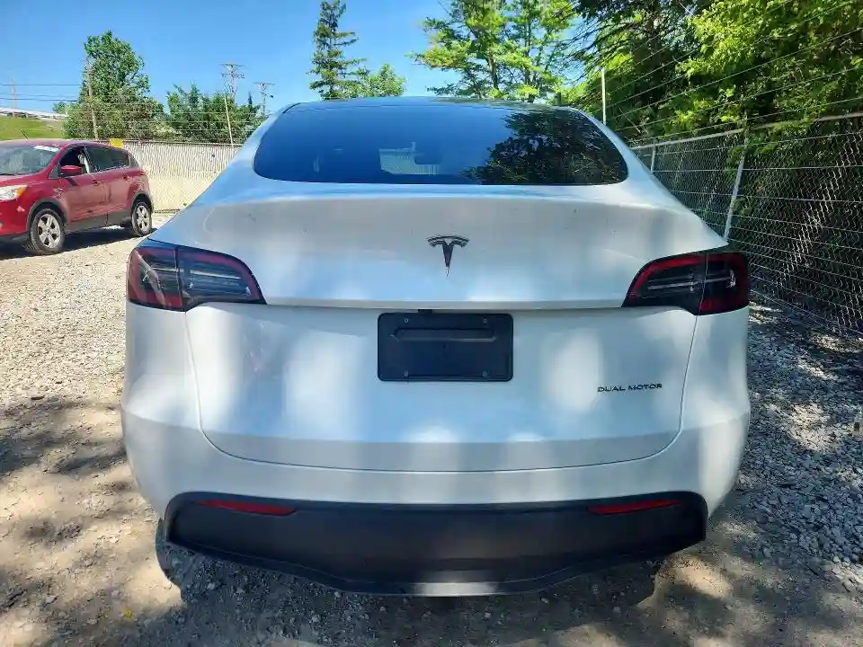 7SAYGDEEXRA274556 2024 TESLA MODEL Y-5