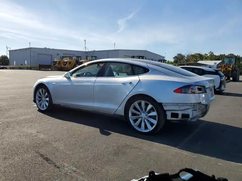 5YJSA1DP3DFP04204 2013 TESLA MODEL S-1