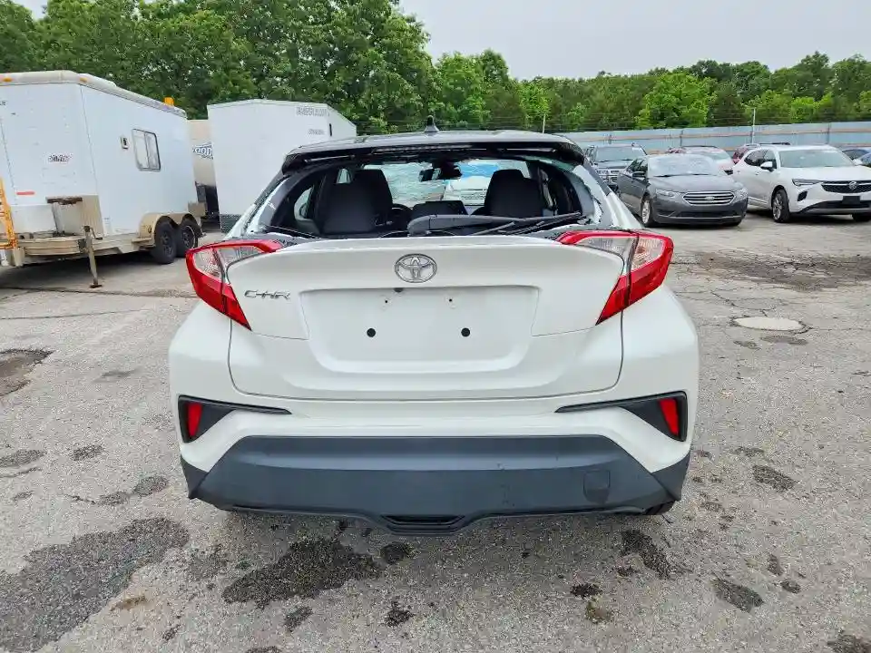NMTKHMBX8LR111852 2020 TOYOTA C-HR-5