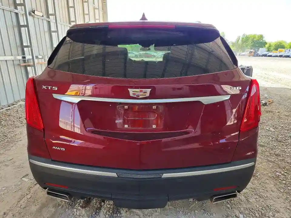 1GYKNDRS2JZ203064 2018 CADILLAC XT5-5