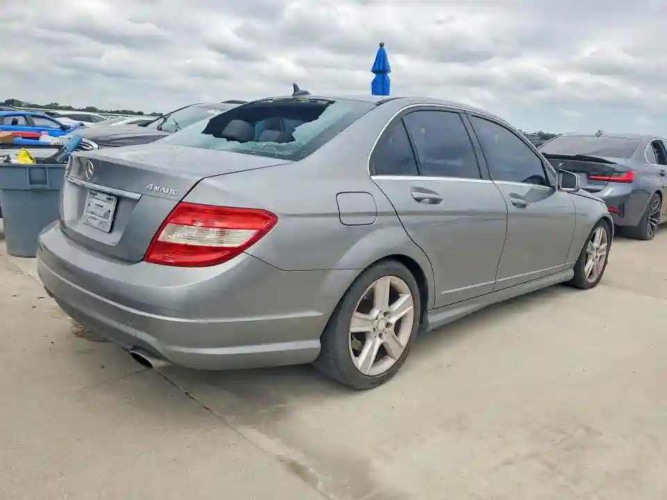 WDDGF8BB6BR170250 2011 MERCEDES-BENZ C-CLASS-2