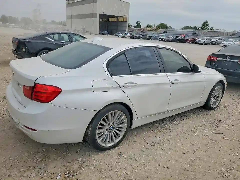WBA3B3C5XDF539614 2013 BMW 3 SERIES-2