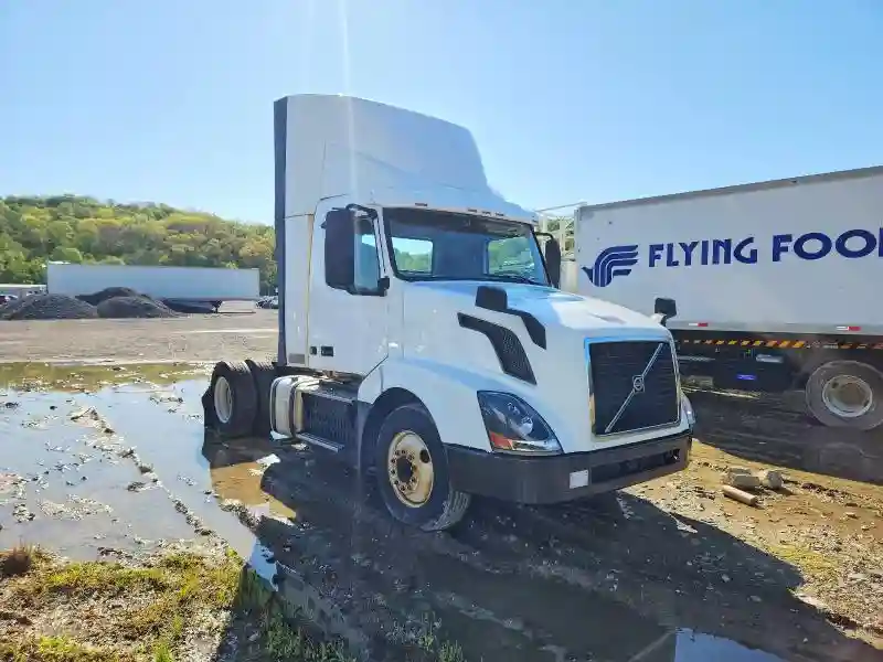 4V4N39TG0HN977426 2017 VOLVO VN-0