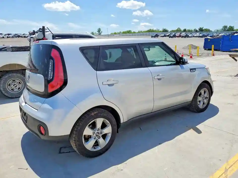 KNDJN2A21H7484281 2017 KIA SOUL-2