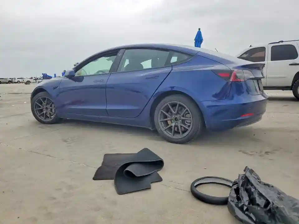 5YJ3E1EB6NF287996 2022 TESLA MODEL 3-1