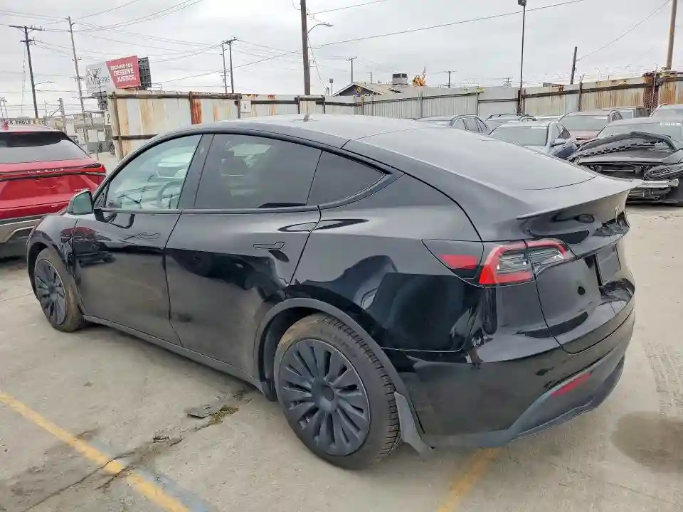 7SAYGDEF9NF366571 2022 TESLA MODEL Y-1