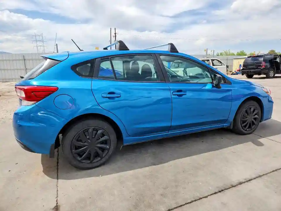 4S3GTAA64J3732453 2018 SUBARU IMPREZA-2