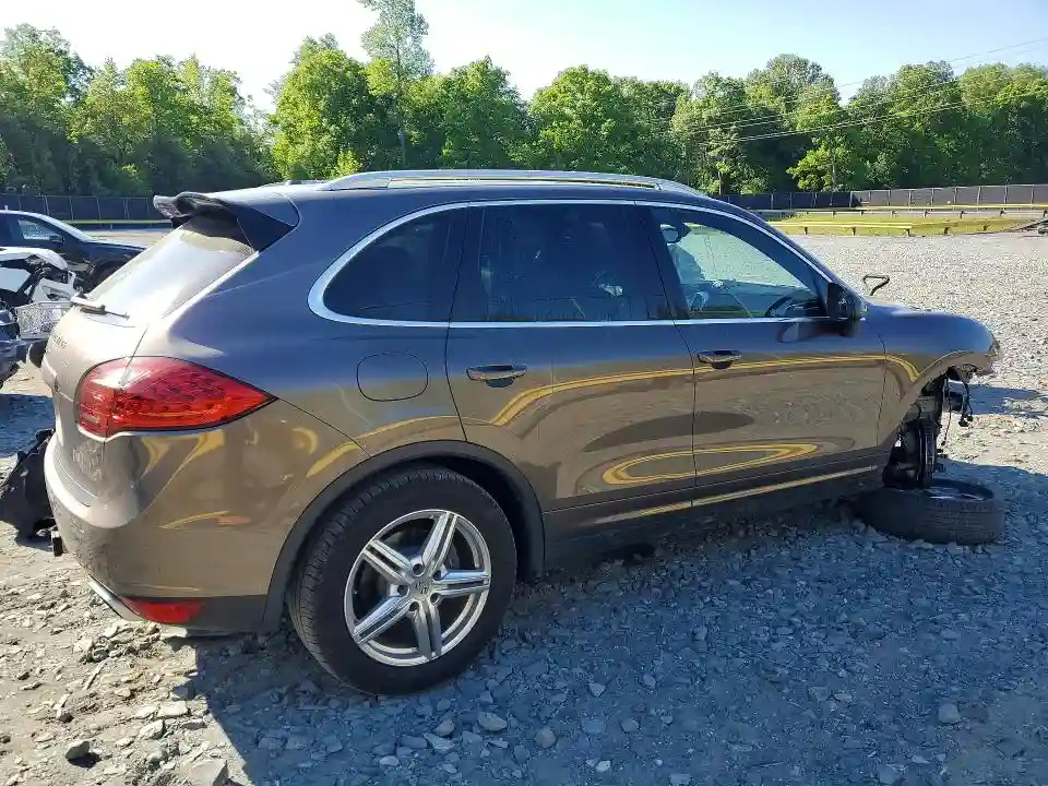 WP1AA2A20CLA11790 2012 PORSCHE CAYENNE-2