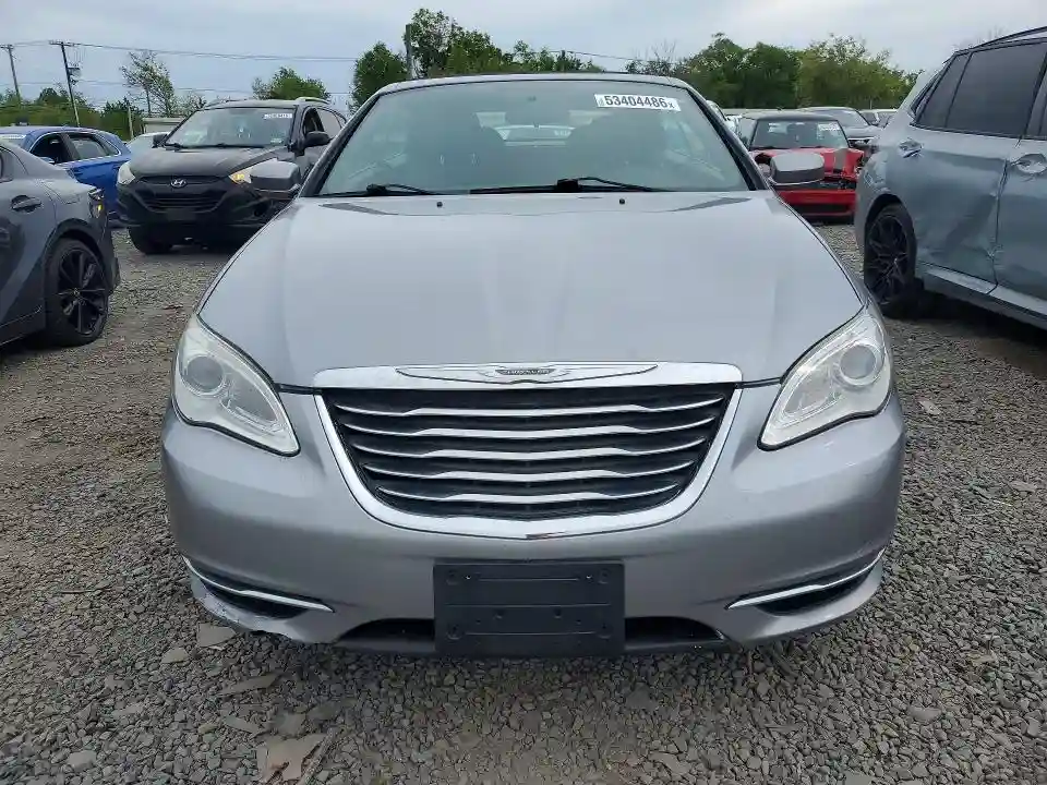 1C3BCBEG8EN131158 2014 CHRYSLER 200-4