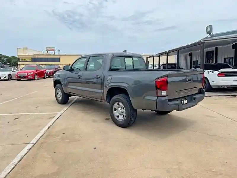 5TFAX5GN7JX104508 2018 TOYOTA TACOMA-2