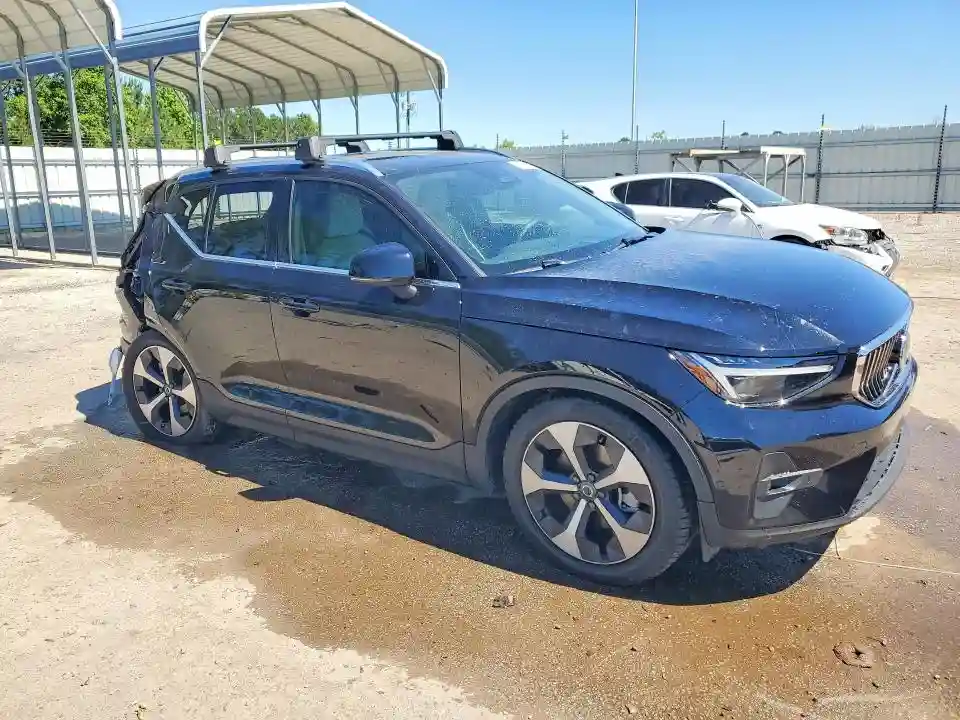 YV4L12UE8S2599164 2025 VOLVO XC40-3