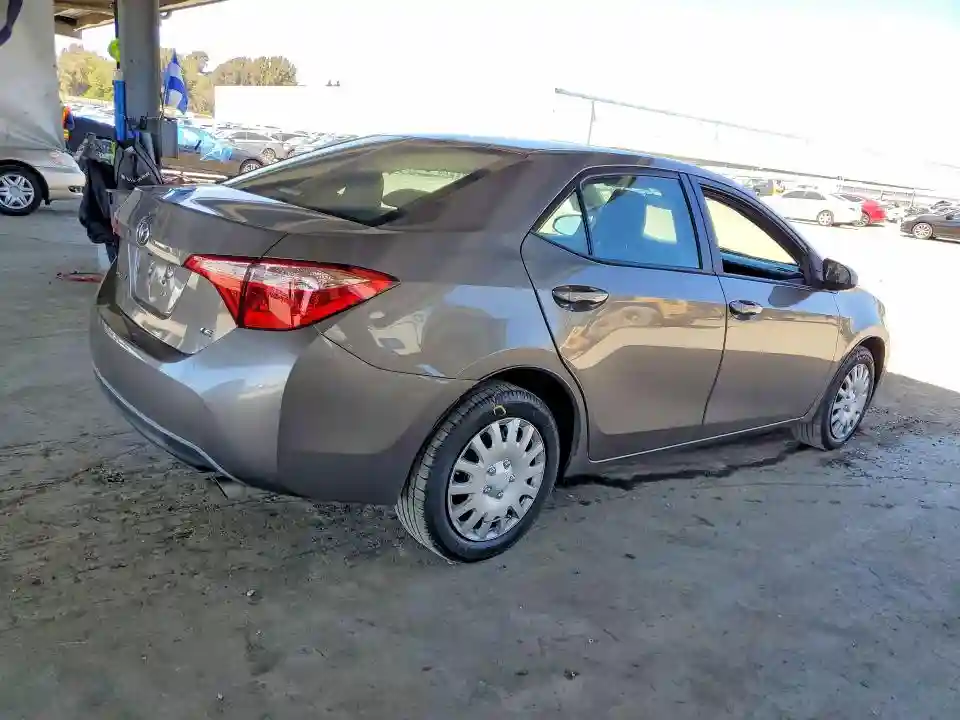 2T1BURHE0JC044055 2018 TOYOTA COROLLA-2