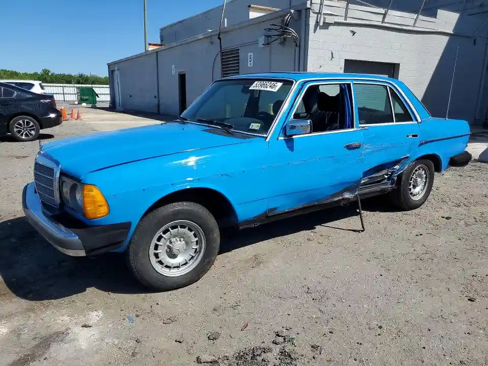 WDBAB23A6CB350612 1982 MERCEDES-BENZ 240-CLASS-0