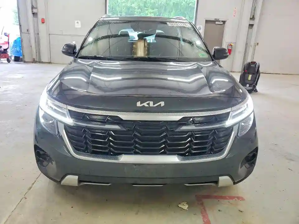 KNDEU2AA7R7615842 2024 KIA SELTOS-4