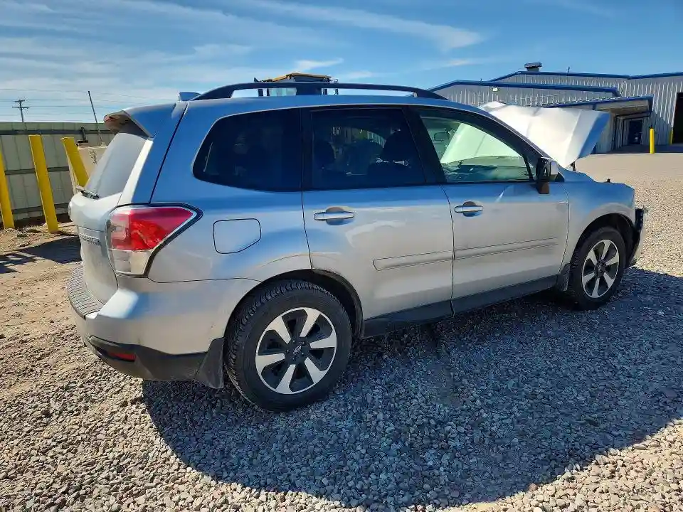 JF2SJAGC9JH476635 2018 SUBARU FORESTER-2