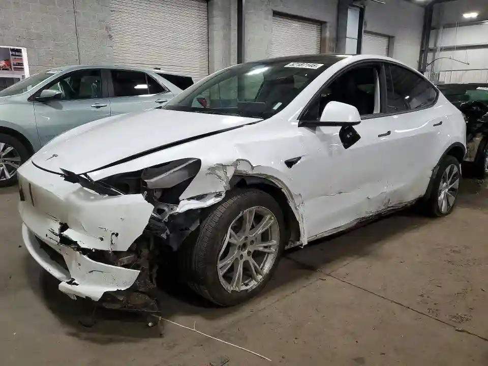 7SAYGDEE2NF323777 2022 TESLA MODEL Y-0