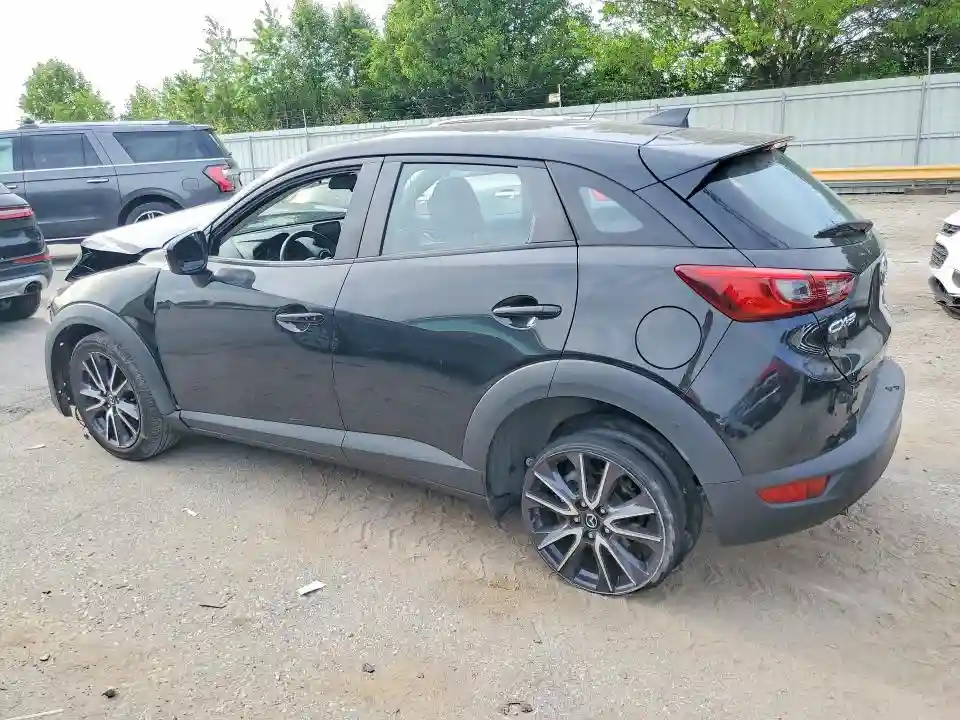 JM1DKDC79J1323065 2018 MAZDA CX-3-1