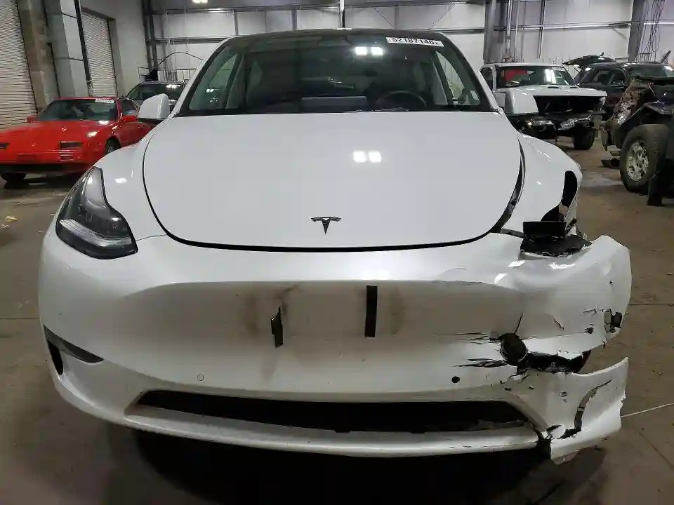 7SAYGDEE2NF323777 2022 TESLA MODEL Y-4