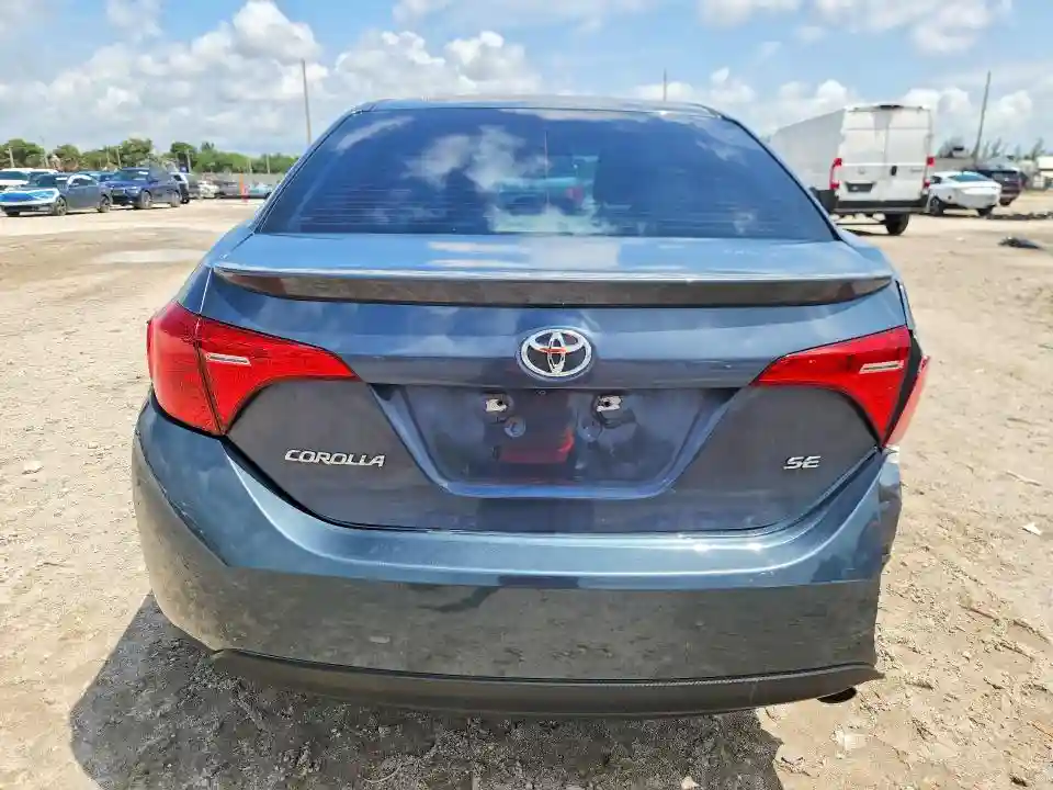 5YFBURHE6JP821676 2018 TOYOTA COROLLA-5