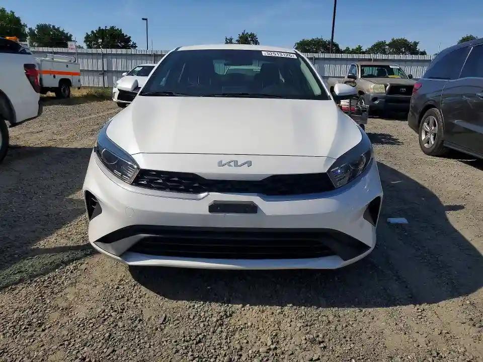 3KPF24ADXNE487560 2022 KIA FORTE-4