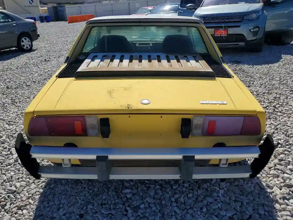 128AS0055503 1976 FIAT UK-5
