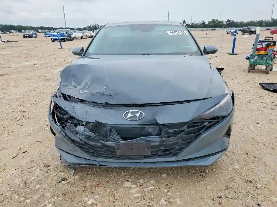KMHLM4AG9NU252877 2022 HYUNDAI ELANTRA-4