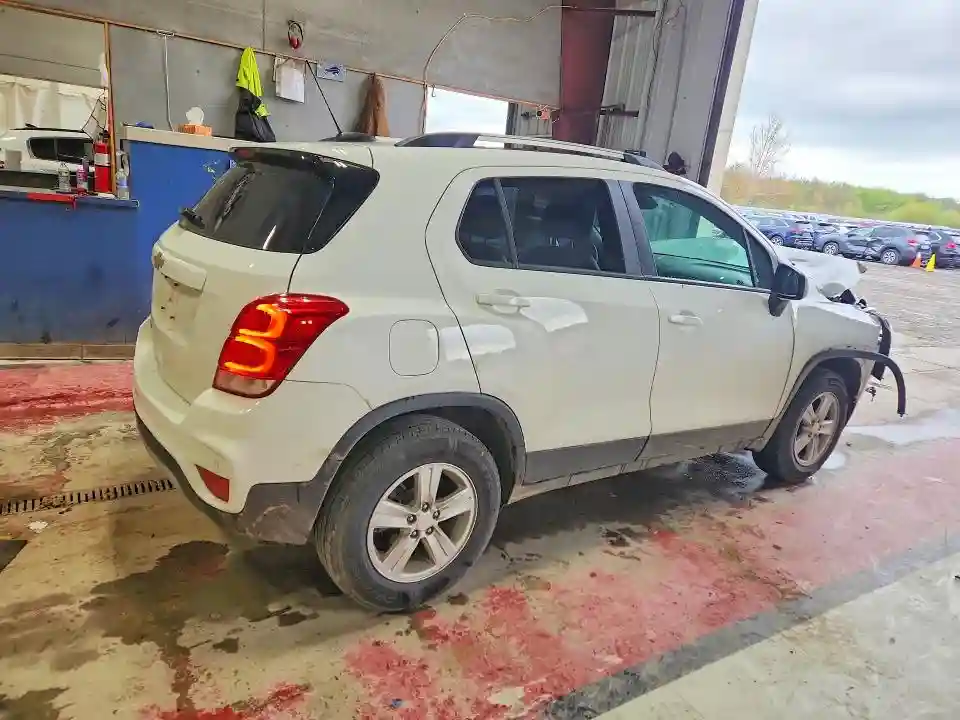 KL7CJPSM7NB541123 2022 CHEVROLET TRAX-2