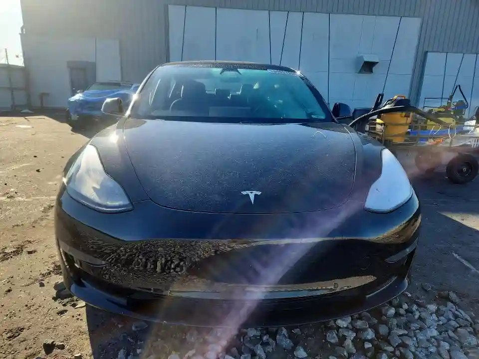 5YJ3E1EB9MF979569 2021 TESLA MODEL 3-4
