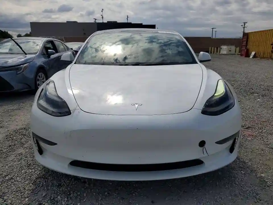 5YJ3E1EA1PF507149 2023 TESLA MODEL 3-4
