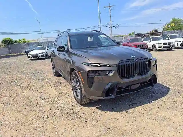 5UX33EM04P9R91655 2023 BMW X7-2