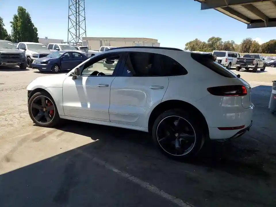 WP1AF2A58JLB70257 2018 PORSCHE MACAN-1
