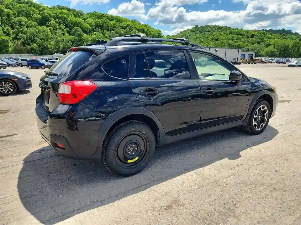 JF2GPADC7H8253223 2017 SUBARU CROSSTREK-2