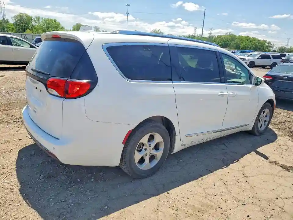 2C4RC1EG8HR644003 2017 CHRYSLER PACIFICA-2