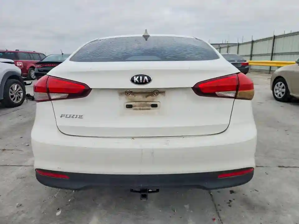 3KPFK4A73HE065371 2017 KIA FORTE-5