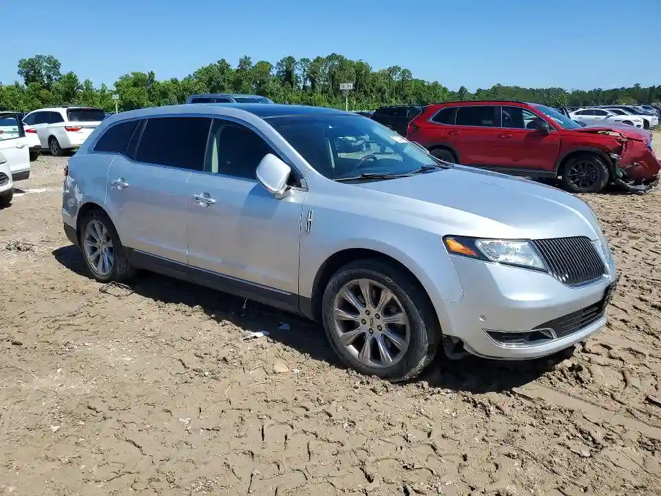 2LMHJ5AT2GBL00542 2016 LINCOLN MKT-3