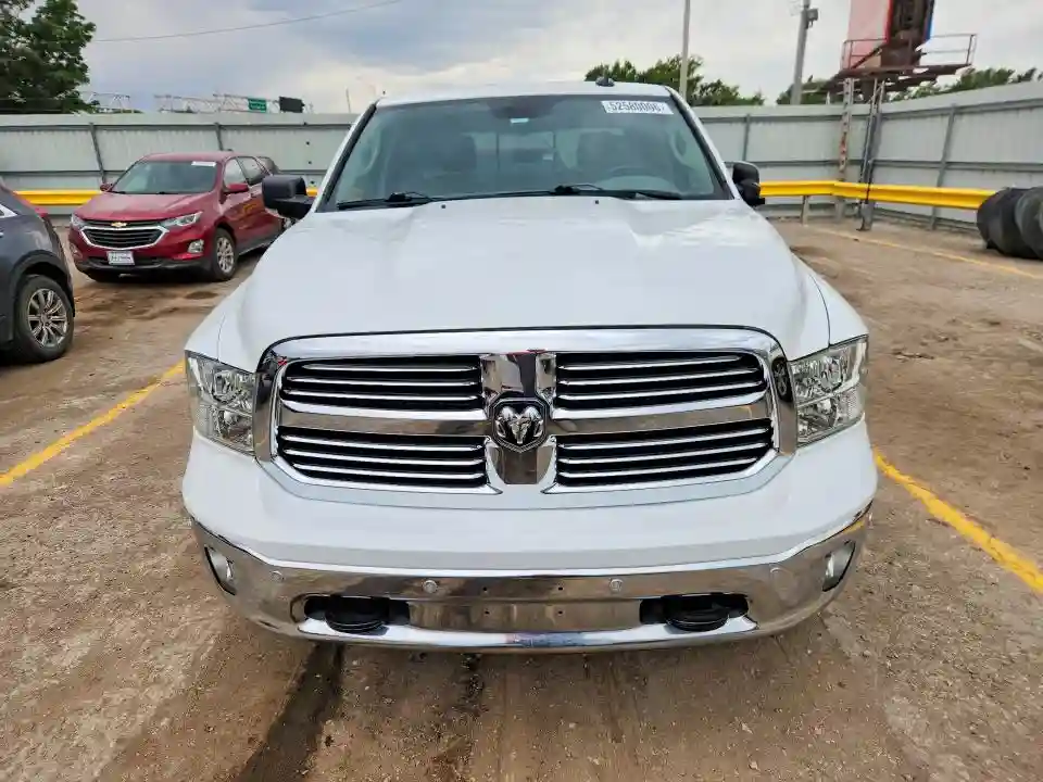 3C6RR7LT4HG622644 2017 RAM 1500-4