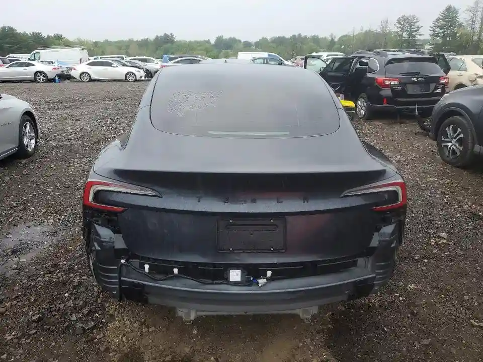 5YJ3E1EA1SF965766 2025 TESLA MODEL 3-5