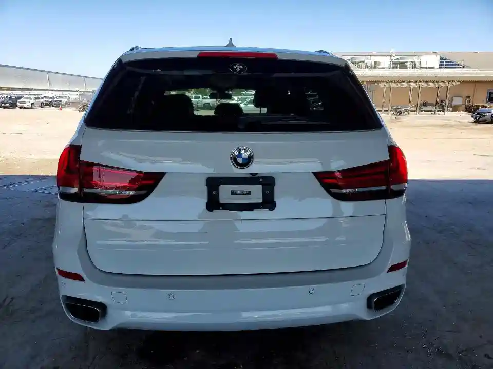 5UXKT0C53J0W01376 2018 BMW X5-5