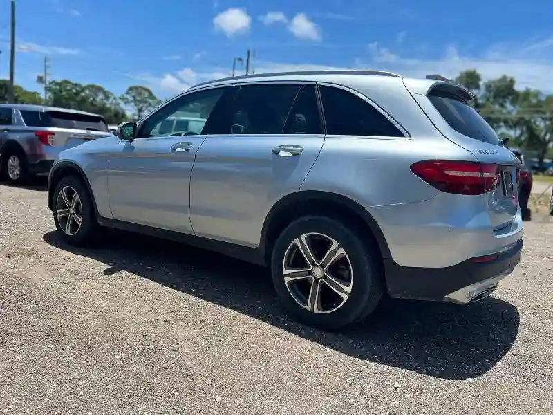 WDC0G4KB0HF140697 2017 MERCEDES-BENZ GLC-CLASS-2