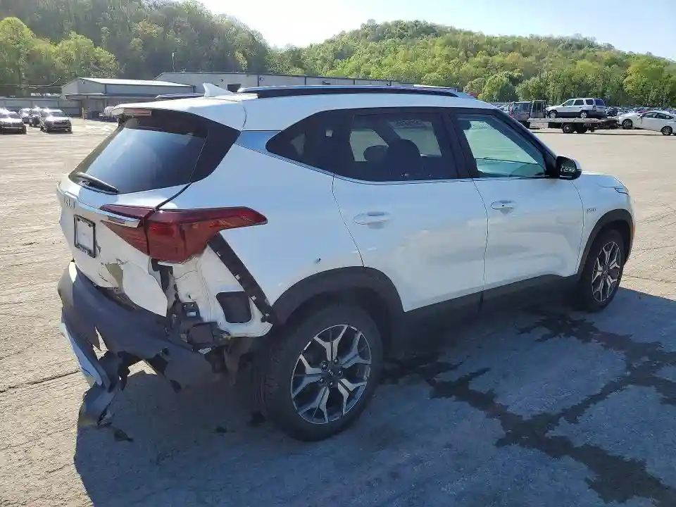 KNDERCAA3N7344960 2022 KIA SELTOS-2