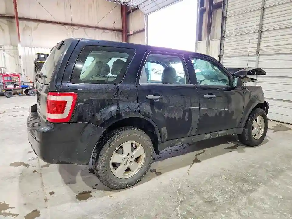 1FMCU0C75AKD23505 2010 FORD ESCAPE XLS-2