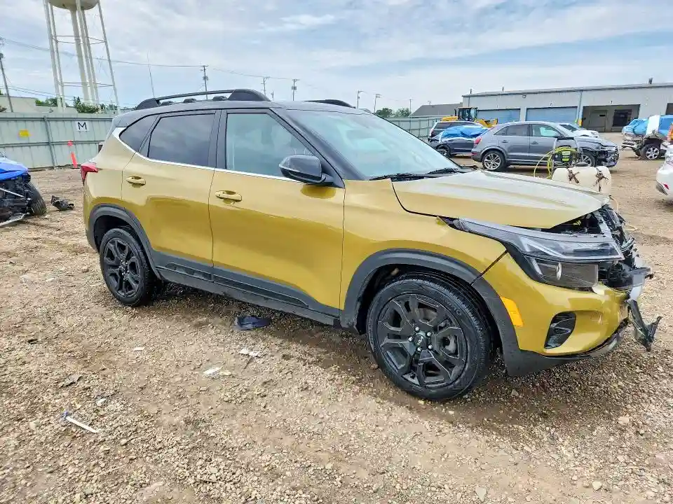 KNDEUCA70R7611013 2024 KIA SELTOS-3