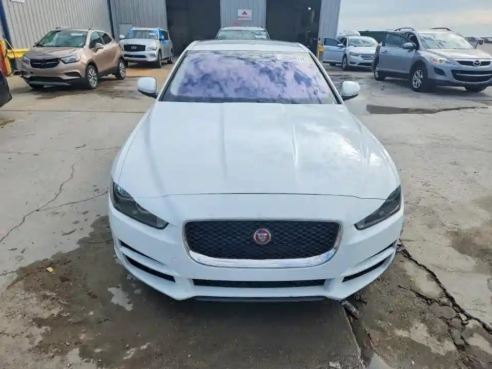 SAJAD4BN7HA971335 2017 JAGUAR XE-4