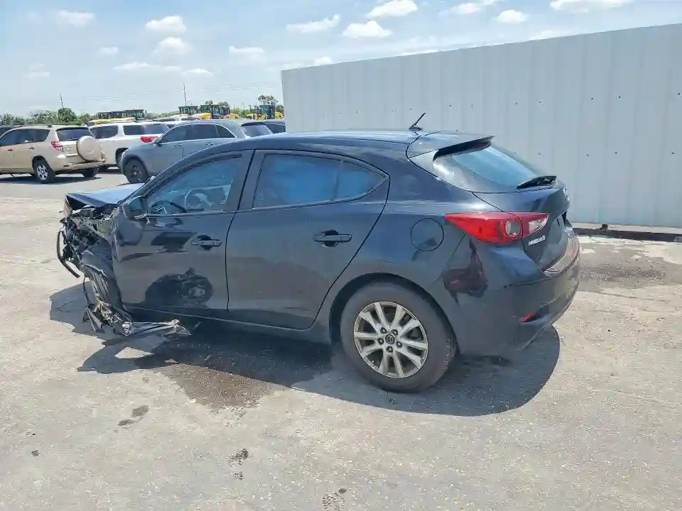3MZBN1K74JM260178 2018 MAZDA 3-1