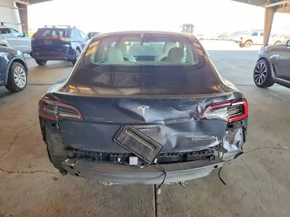 5YJ3E1EC2NF293397 2022 TESLA MODEL 3-5