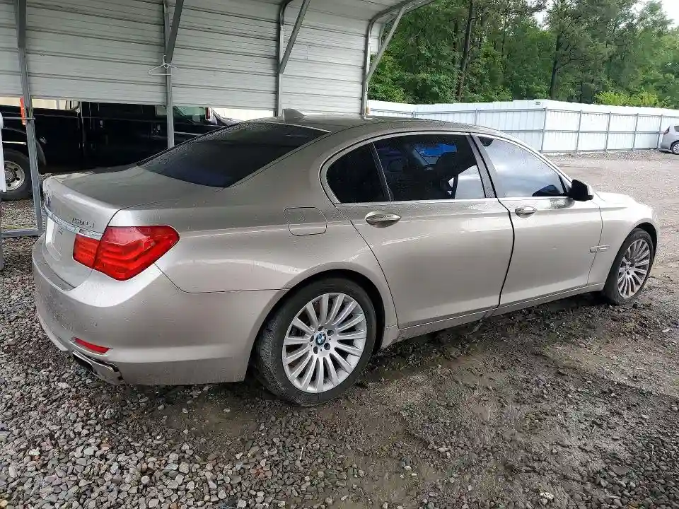 WBAKB8C52ACY63260 2010 BMW 7 SERIES-2