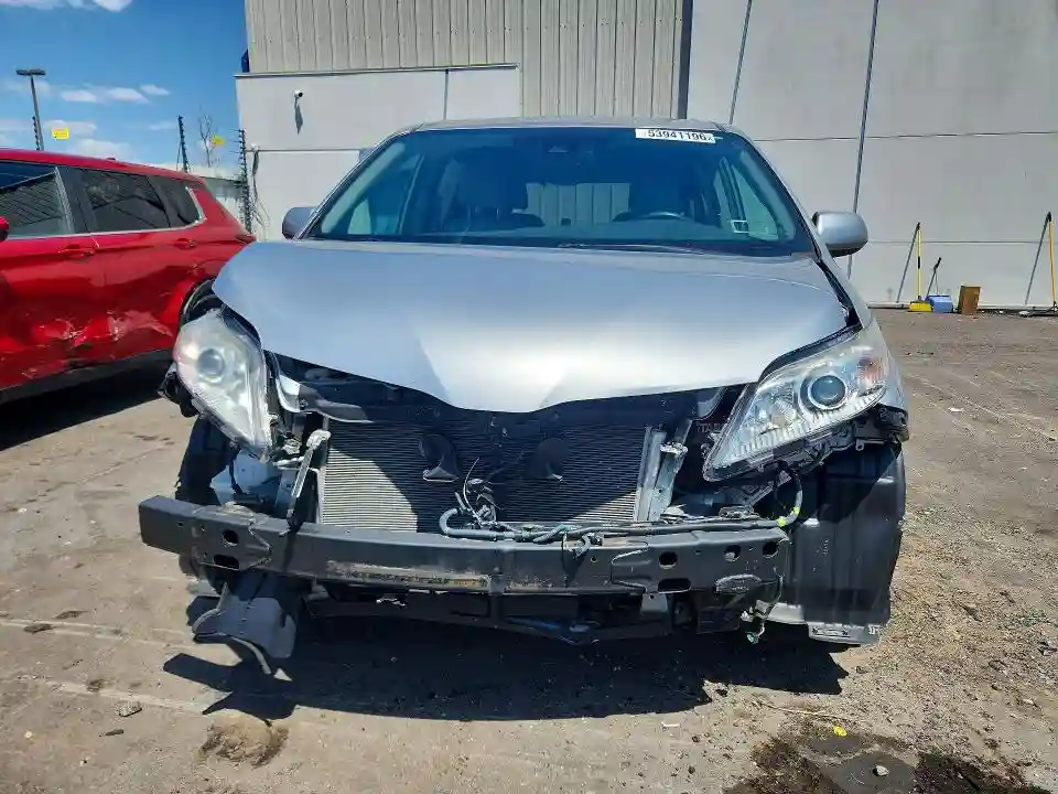 5TDDZ3DC7KS214853 2019 TOYOTA SIENNA-4