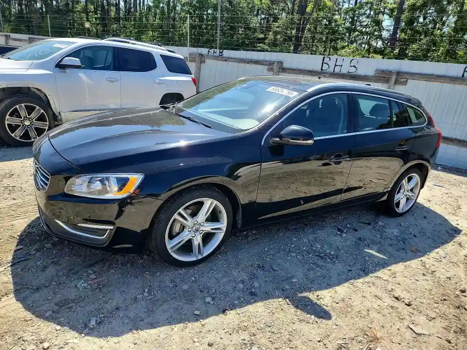 YV1612SK9G1311961 2016 VOLVO V60-0
