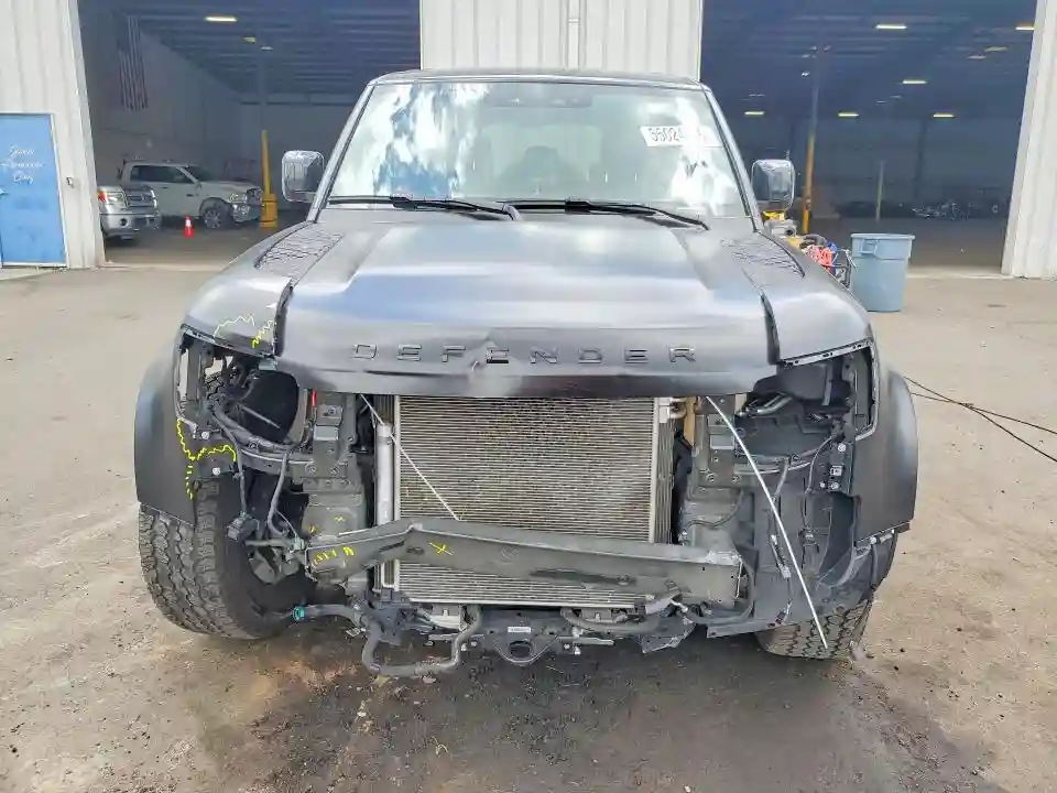 SALEJ7EX9R2284465 2024 LAND ROVER DEFENDER-4